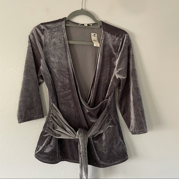 Express silver wrap top - Picture 2 of 6